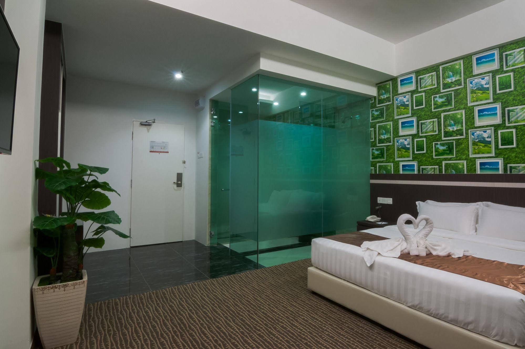 E-Red Hotel Melaka Dış mekan fotoğraf