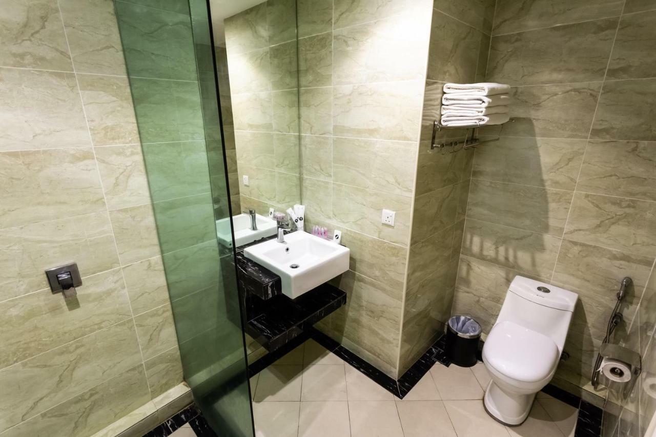 E-Red Hotel Melaka Dış mekan fotoğraf