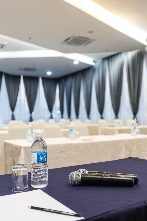 E-Red Hotel Melaka Dış mekan fotoğraf