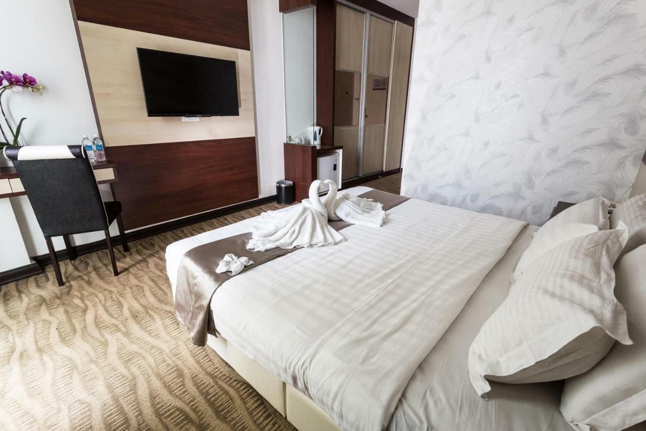 E-Red Hotel Melaka Dış mekan fotoğraf